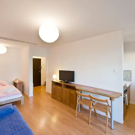Apartament Studio By The Beach 200m + Parking *